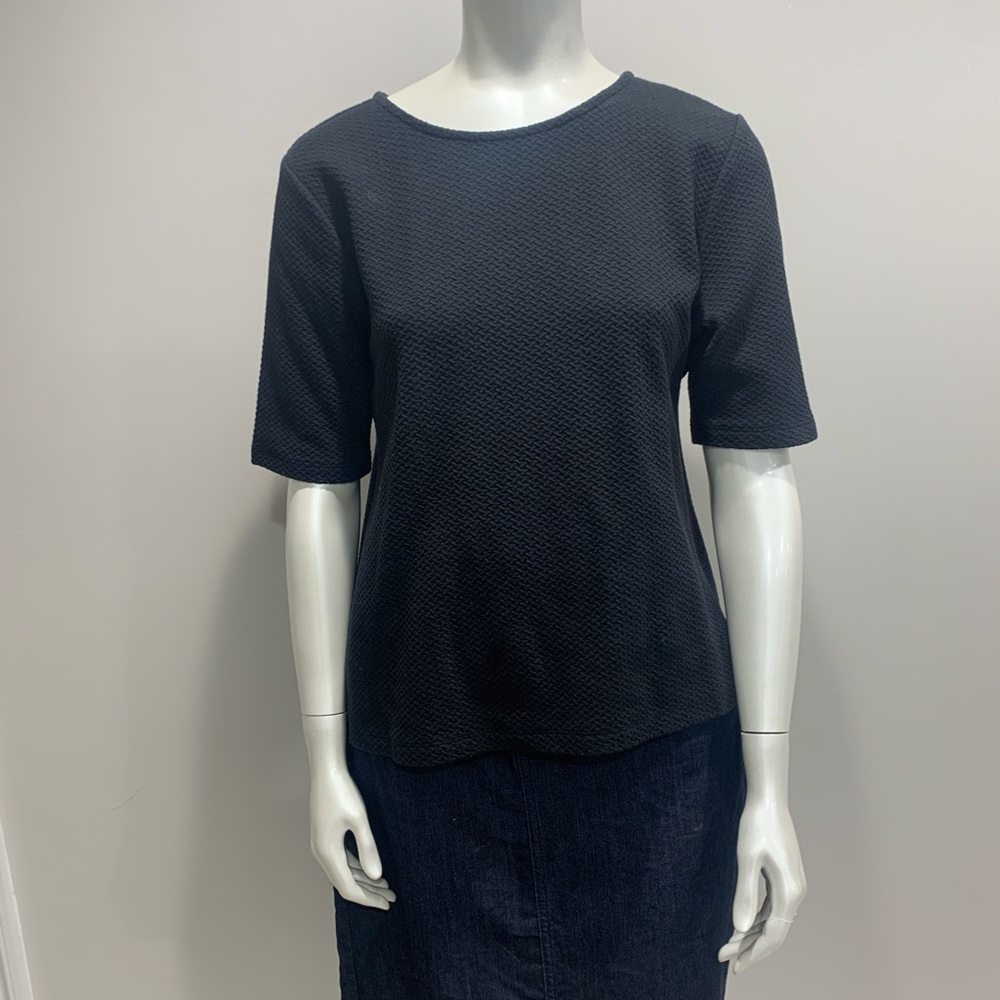 Ann Taylor textured elbow sleeve blouse.